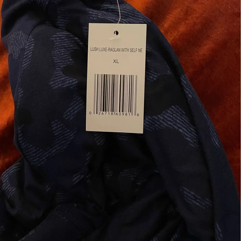 Derek Heart Men’s Navy Blue Camo Long Sleeve Pullover crew neck sweater (XL)